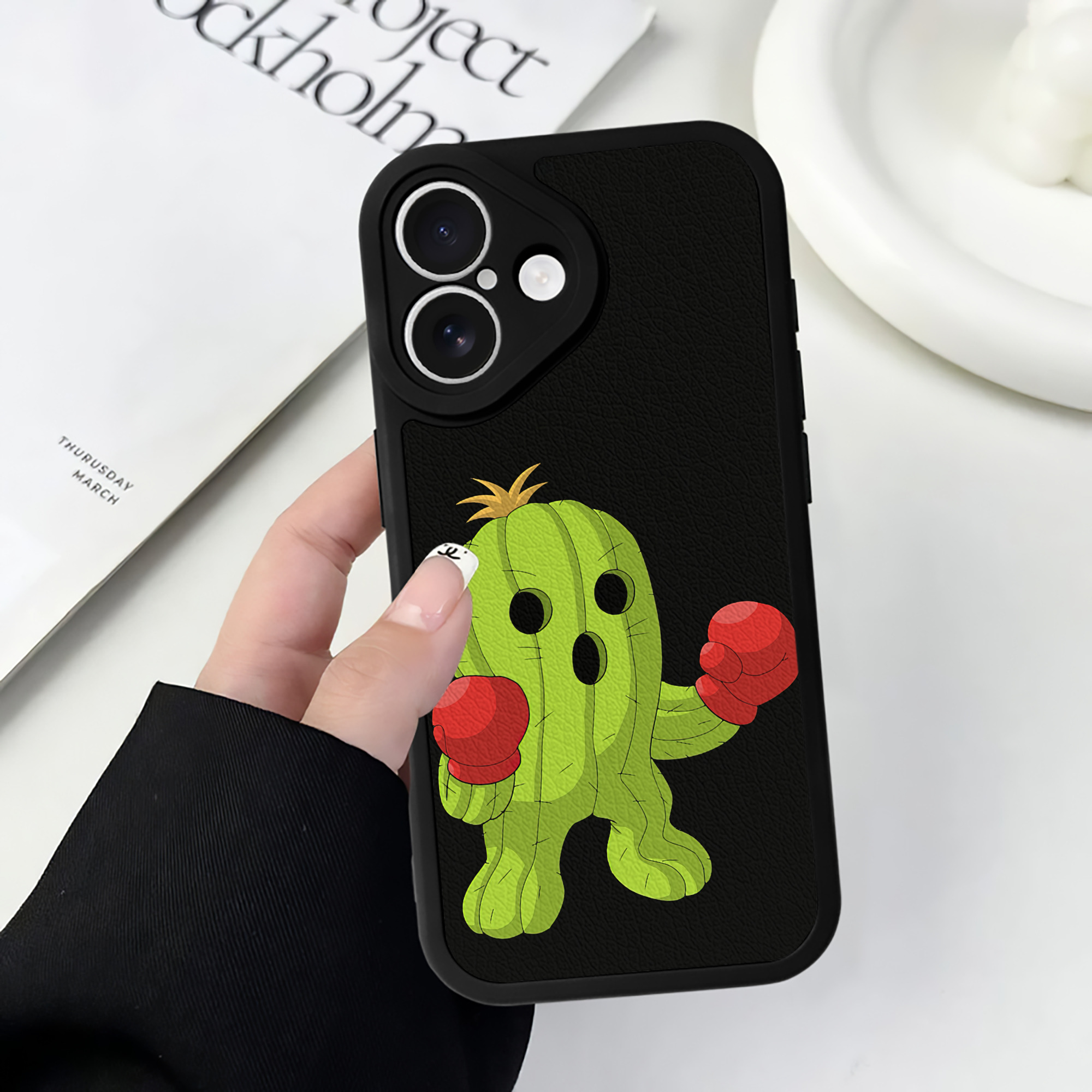 （画像用） Digimon デジタルモンスター/デジモン 【iPhone 16シリーズ対応】シリコンスマホケース（レザー調） 材質：シリコン